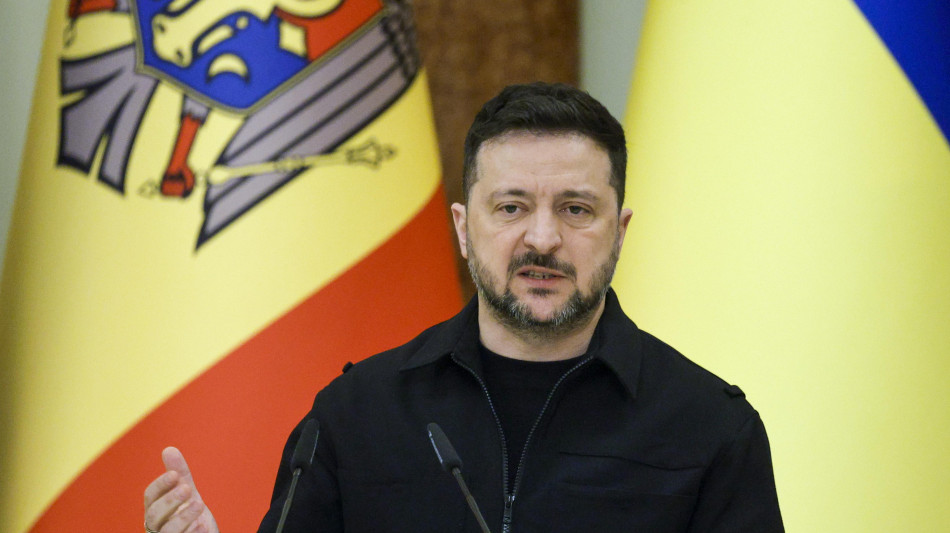 Zelensky, Mosca ha lanciato un missile Oreshnik