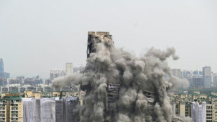 Inde: deux immeubles de 100 m&egrave;tres d&eacute;truits dans la banlieue de Delhi