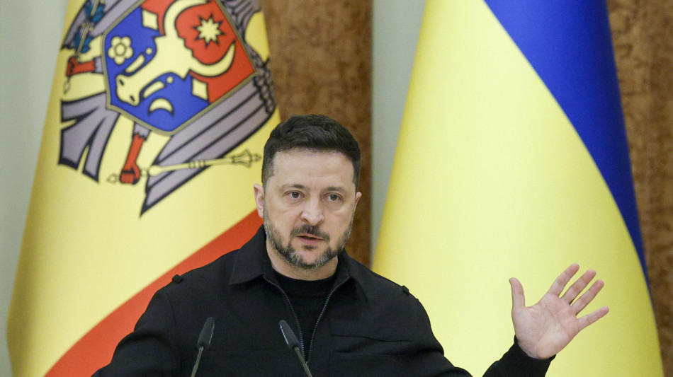 Zelensky, 'non ci pu&ograve; essere un progetto europeo completo senza di noi'