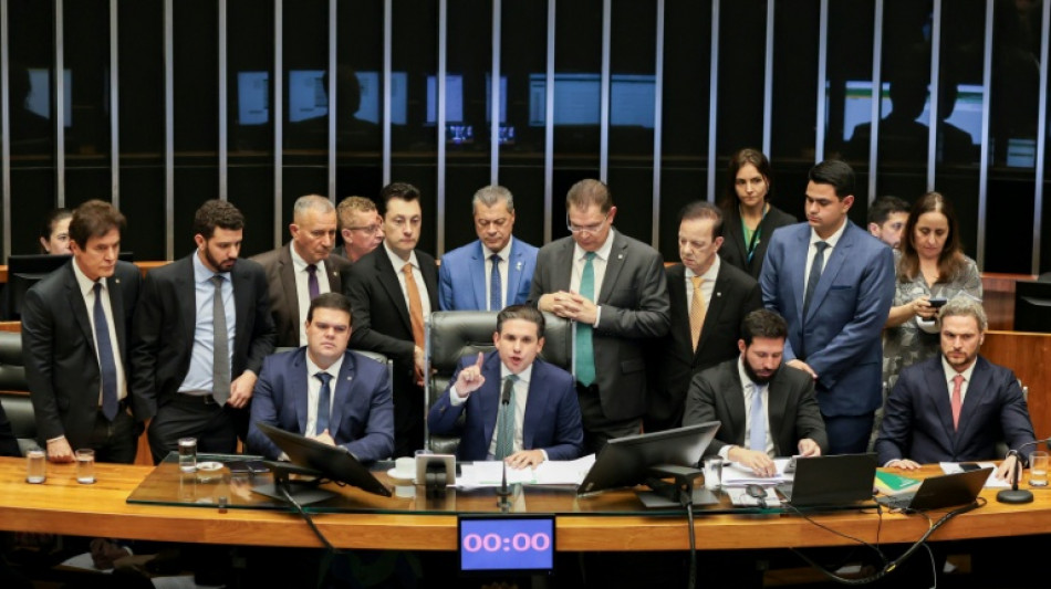 Diputados brasile&ntilde;os votan ley para reducir pena de Bolsonaro en sesi&oacute;n ca&oacute;tica