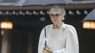 Japon: l'ex-impératrice Michiko quitte l'hôpital après une opération "réussie"