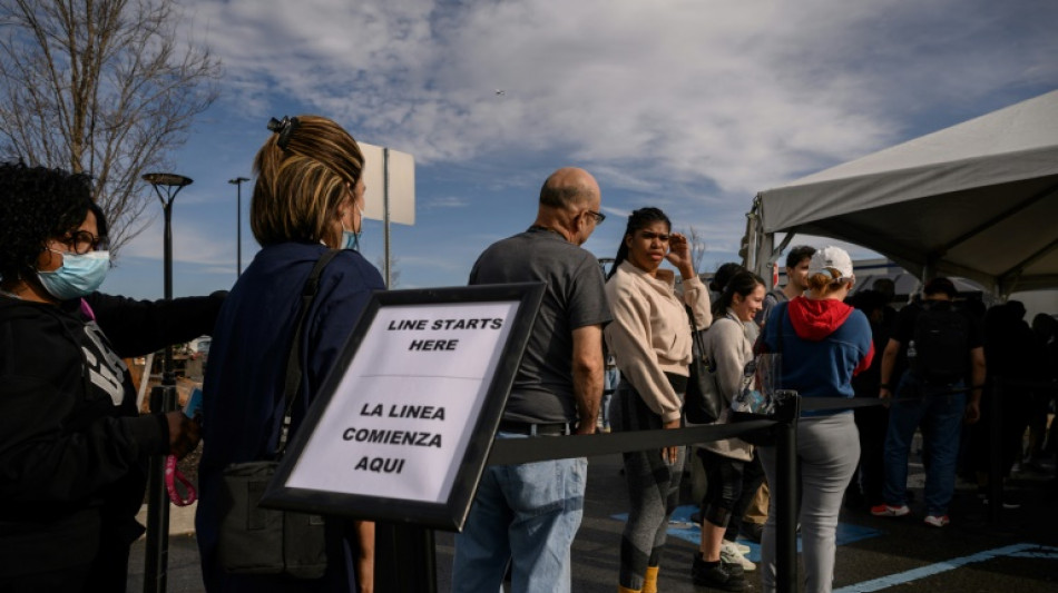 Chez Amazon &agrave; New York, des salari&eacute;s cochent "oui" ou "non" pour un syndicat