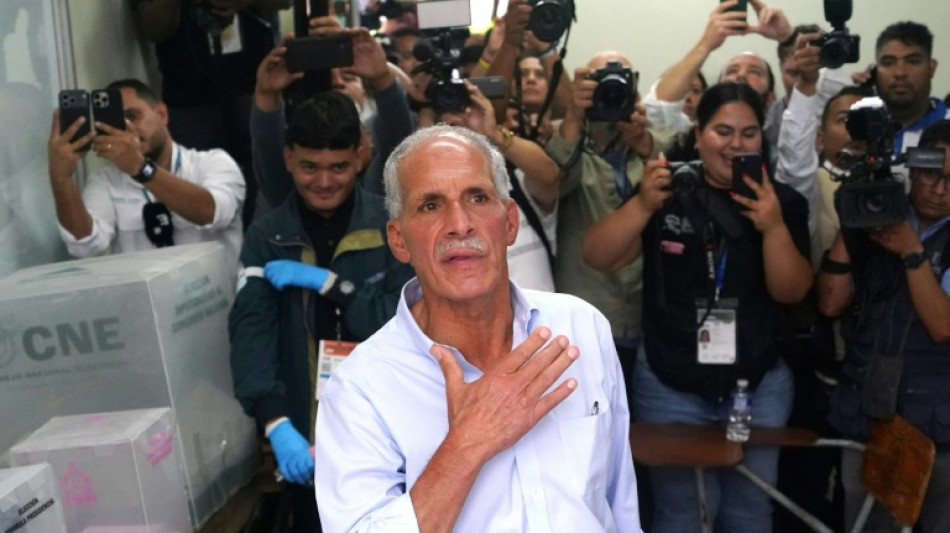 Honduras bajo presi&oacute;n de Trump para declarar al ganador de las presidenciales