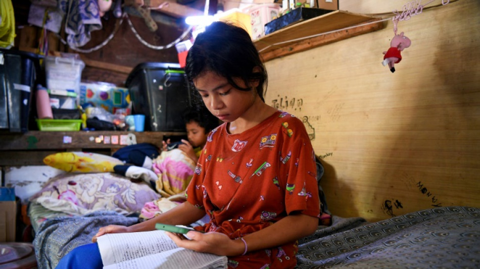 Aux Philippines, des bidonvilles surchauffés remplacent l'école