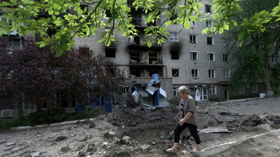 L'Ukraine r&eacute;clame la "parit&eacute; de feu" avec les Russes apr&egrave;s le retrait de Severodonetsk