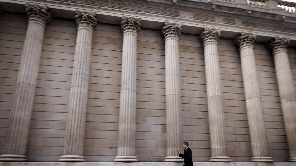 Borsa: Europa chiude a più velocità, Parigi +0,3%, Londra +1,25%