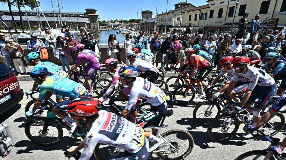++ Giro: Narvaez vince l'11/a tappa e fa tris ++