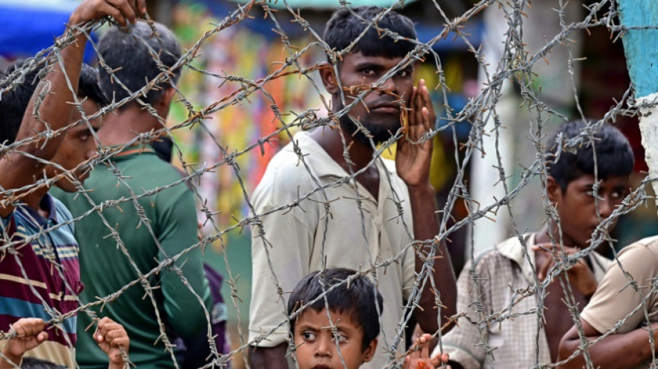 Dans les camps de r&eacute;fugi&eacute;s rohingya du Bangladesh, un espoir nomm&eacute; Yunus