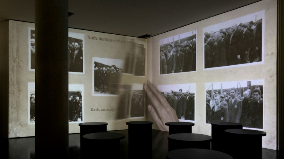 Paris receberá exposição fotográfica sobre campo nazista de Auschwitz