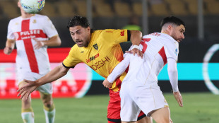 Calcio: Lecce salvo, la Cremonese retrocede in Serie B