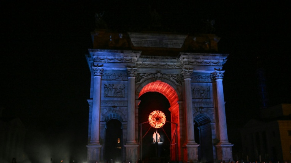 El pebetero ol&iacute;mpico se convierte en un fen&oacute;meno popular en Mil&aacute;n