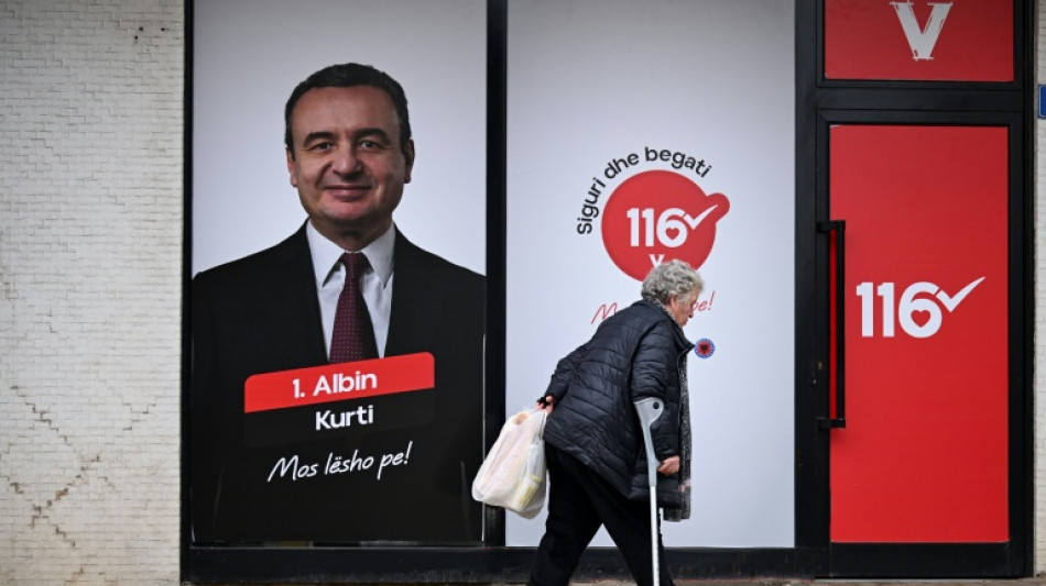 Le Kosovo vote pour tenter de sortir d'un an de blocage politique