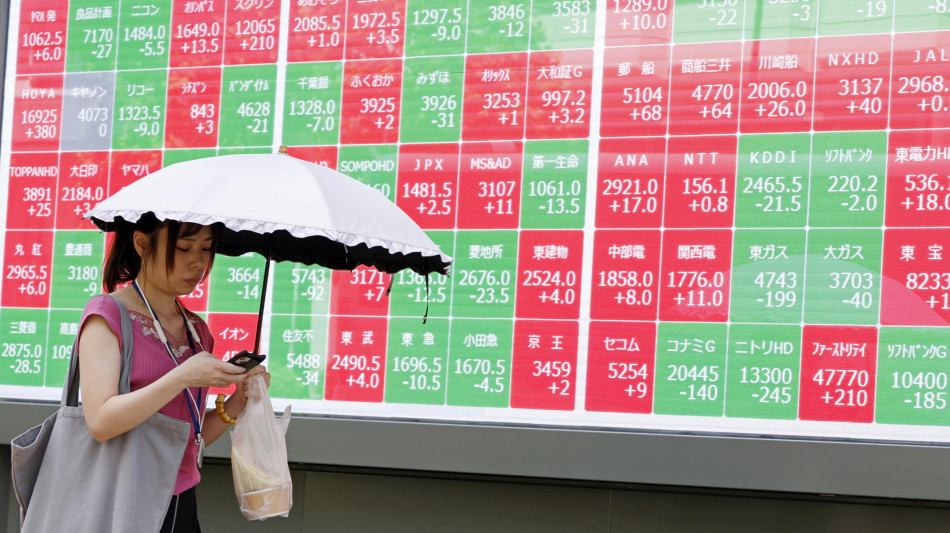 Borsa: Asia in rosso con tensioni commerciali Usa-Cina