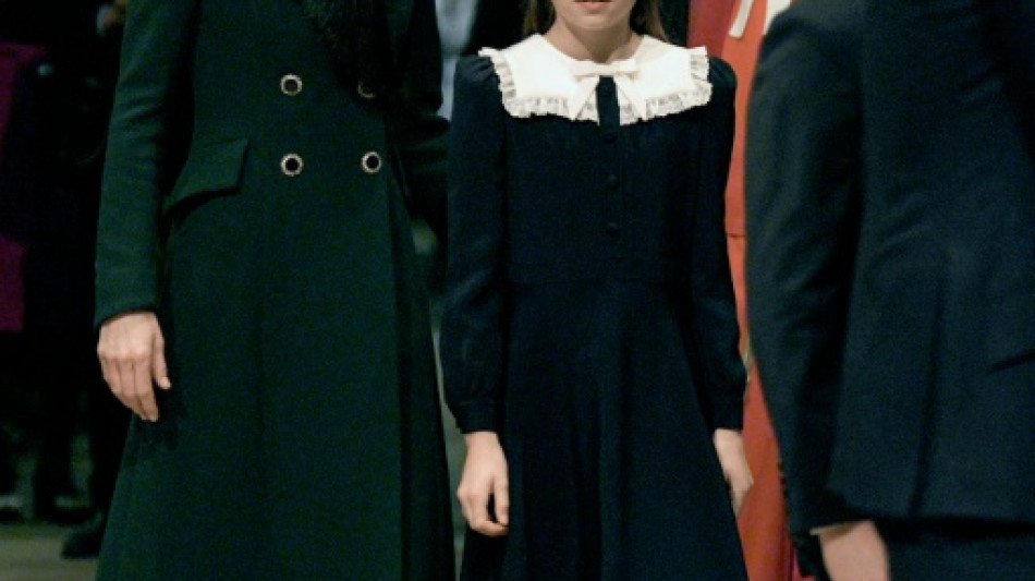 Princesa Kate e a filha tocam piano juntas no Natal