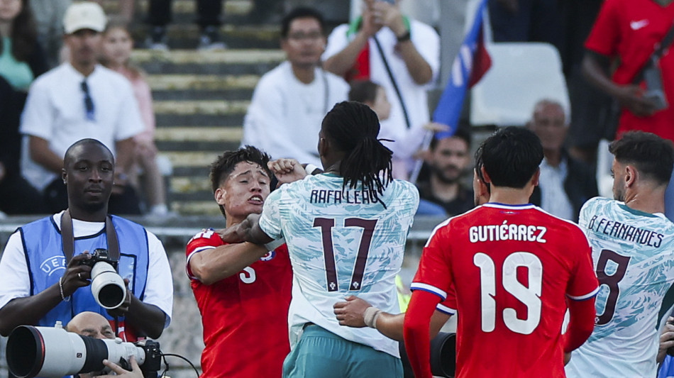 Mondiali: il Portogallo batte il Cile 2-1 in amichevole, Leao espulso