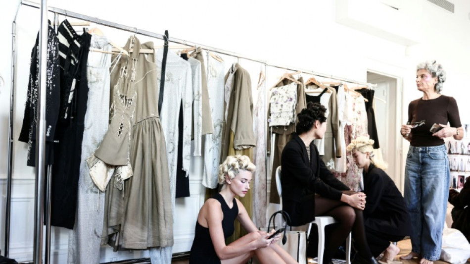 Era dos estilistas estrelas chega ao fim no mundo da moda