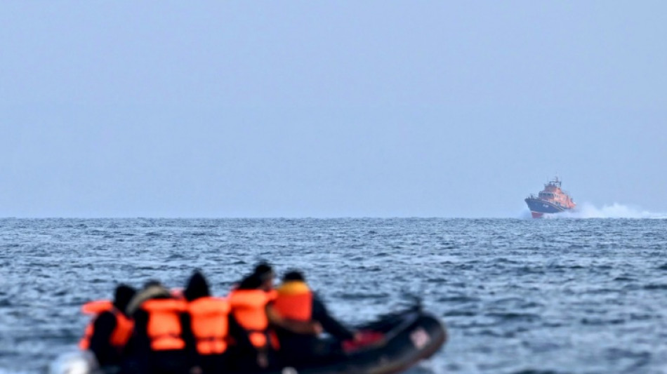 Britische Regierung meldet R&uuml;ckgang von illegalen &Uuml;berquerungen des &Auml;rmelkanals