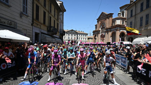 Giro: sorpresa a Milano, la fuga riesce e vince Lavik