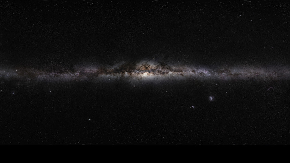 Scoperta un'enigmatica galassia, troppo complessa per la sua età
