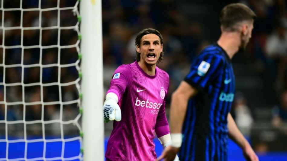 Goleiro su&iacute;&ccedil;o Yan Sommer assina com o Club Brugge