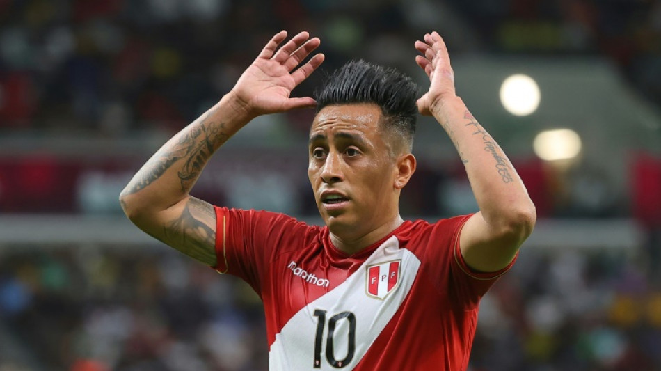 Ex-S&atilde;o Paulo e Santos, peruano Cueva &eacute; demitido do Cienciano ap&oacute;s den&uacute;ncia de viol&ecirc;ncia dom&eacute;stica