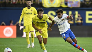 El Barcelona se impone al Villarreal en la locura de La Cerámica