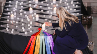 La Norv&egrave;ge c&eacute;l&egrave;bre l'amour arc-en-ciel au lendemain de la fusillade d'Oslo