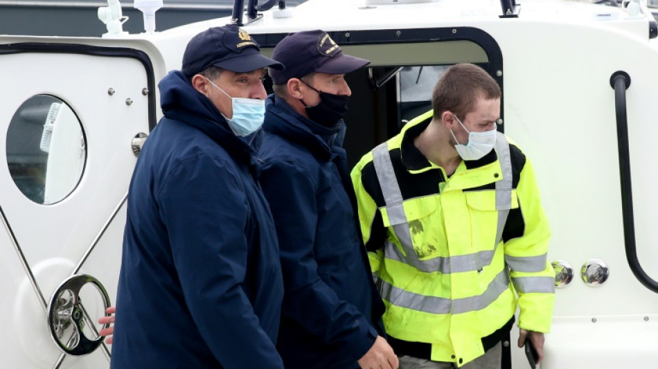 Grecia reanuda la b&uacute;squeda de supervivientes del incendio de un ferri