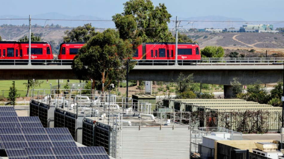 Batteries, community spirit help California fight heat wave