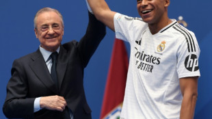 Mbapp&eacute; promete dar "la vida" por el Real Madrid ante miles de seguidores