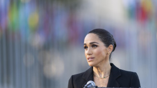 Nuove allarme sicurezza per i Sussex in Gb, svelato numero telefono Meghan