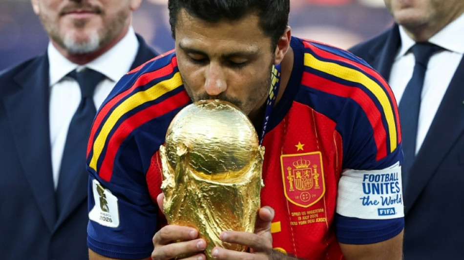 Seis espa&ntilde;oles, Mbapp&eacute; y Messi entre los candidatos al Bal&oacute;n de Oro