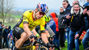 Cyclisme: massacres &agrave; la cha&icirc;ne dans le peloton