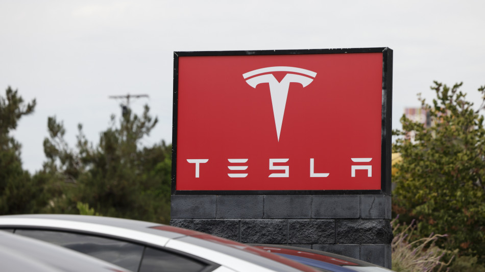 Tesla propone per Musk un compenso fino a 1.000 miliardi