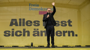 Lindner gibt sich trotz Zitterpartie k&auml;mpferisch: FDP "nicht endg&uuml;ltig besiegt"